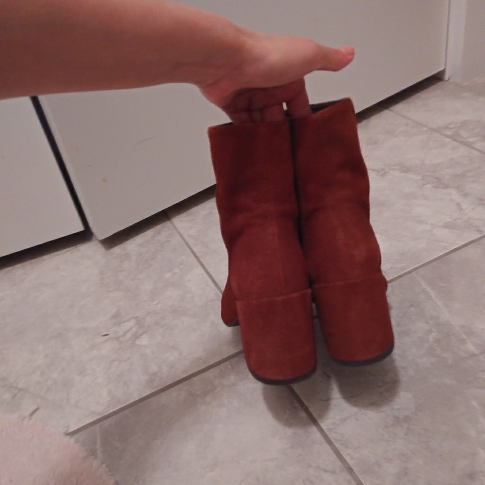 Stuart Weizeman Notazzie Bootie 5 - image 3